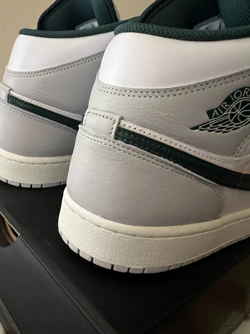 Nike Air Jordan 1 Mid SE Sneakers White/Green/Grey FQ7720 103 Men’s Sz 11.5 BNIB